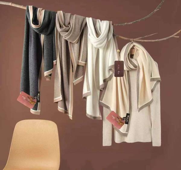 Loro Piana Cloak LPC00034 Loro Piana Cloak LPC00034